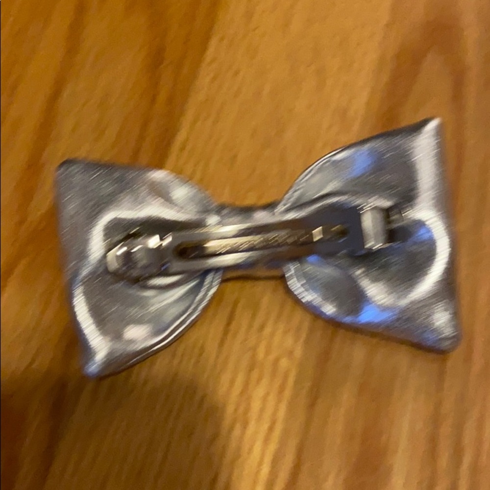 Silver bow - Picture 2 of 2